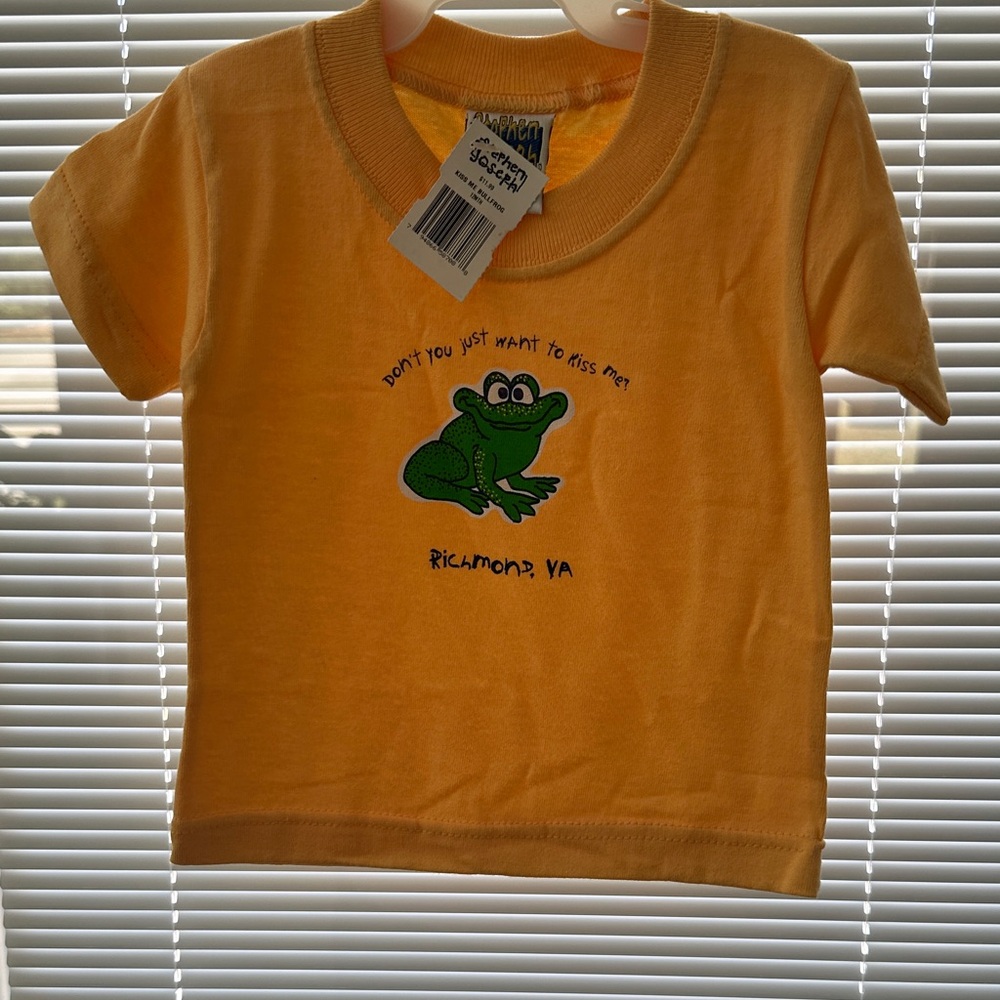Minimalist Richmond‎ VA Frog Graphic Short Sleeve T-Shirt Kids Yellow Crew